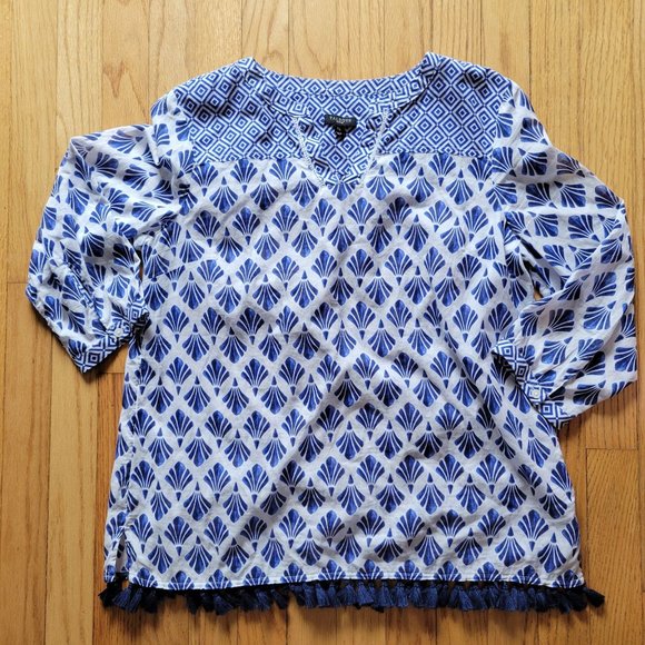 Talbots Petite MP Blue & White Geometric Print Top With Tassel Hem & 3/4 Sleeves - Picture 2 of 7